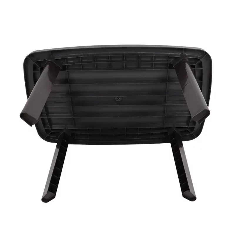 O masa si 4 scaune pentru gradina